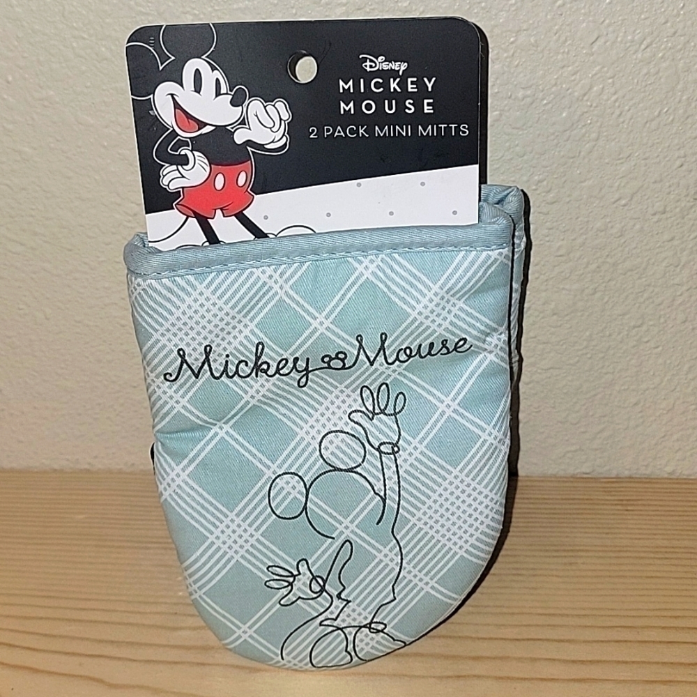 Disney Mickey Mouse oven mitts